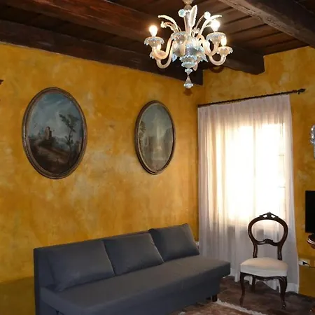 La Dimora Della Luna Giallo * Trieste