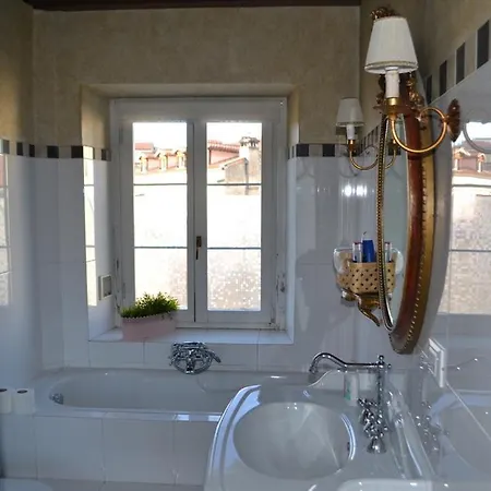 La Dimora Della Luna Giallo * Trieste