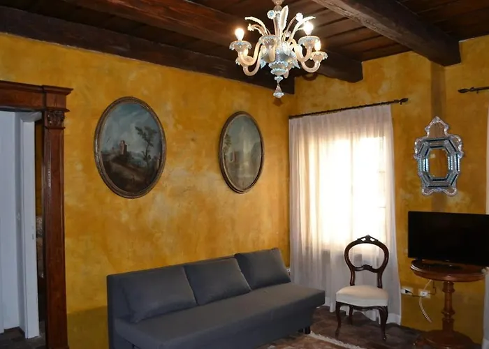 La Dimora Della Luna Giallo * Trieste