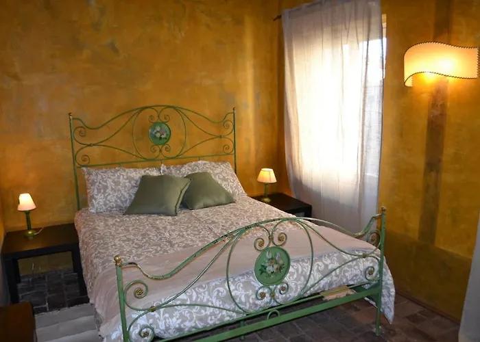 La Dimora Della Luna Giallo